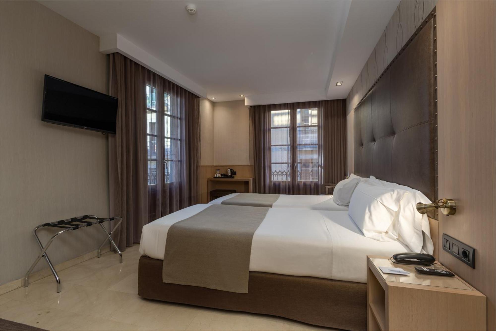 Double or Twin Room with Extra Bed,1629887823:JPEG